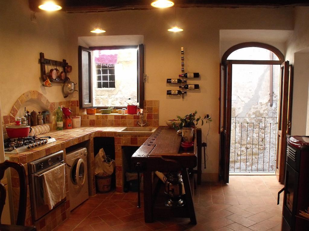 La Casa Del Ghetto Apartment Pitigliano Bagian luar foto